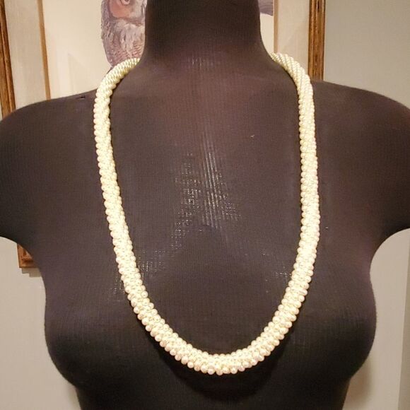 Vintage Cream Faux Pearl Necklace - Picture 1 of 2
